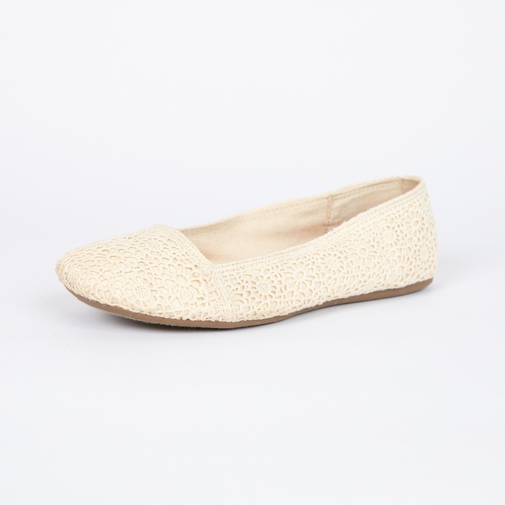 Fergalicious Crochet Ballet Flats Slip On Casual Shoes Neutral Floral‎ Size 9M